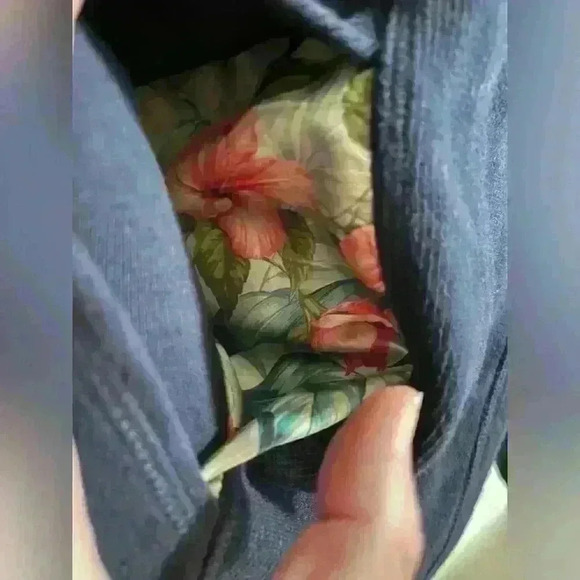 Tommy Bahama Hawaiian Navy Blue Pullover Size S/P - Picture 3 of 5